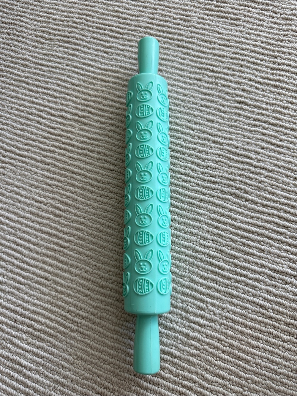 Martha Stewart Mint Green Embossing Rolling Pin with Bunny & Egg Pattern